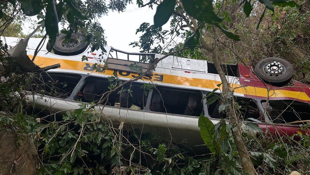 Rede Plid do MPAL identifica mais duas vítimas de acidente de ônibus na Serra da Barriga